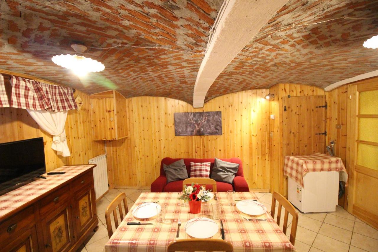 L'Ermellino Bilocale In Centro - Affitti Brevi Italia Apartamento Brusson Exterior foto