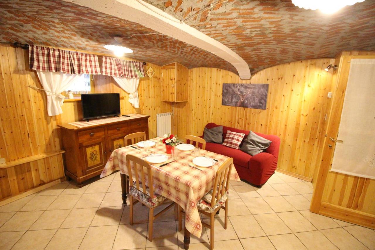 L'Ermellino Bilocale In Centro - Affitti Brevi Italia Apartamento Brusson Exterior foto